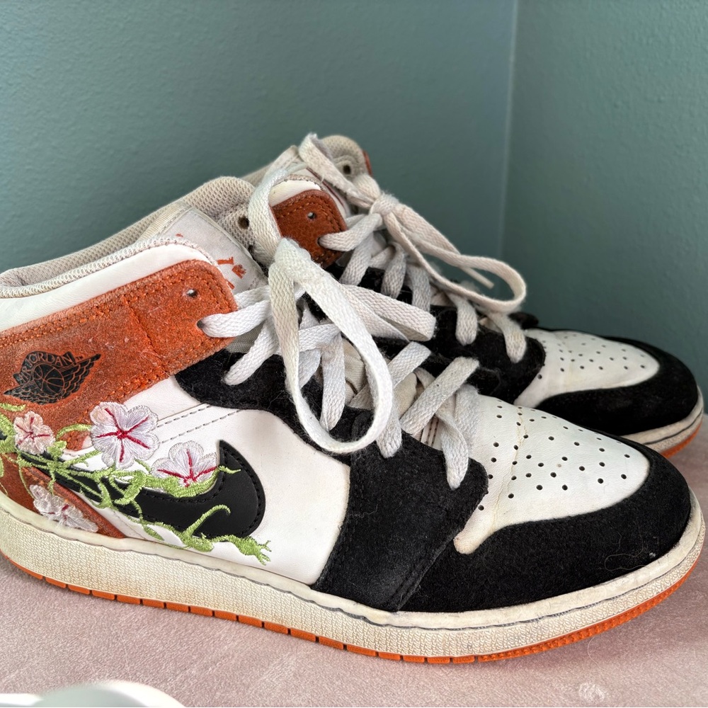 Women's Black and White Sneakers with Floral Design